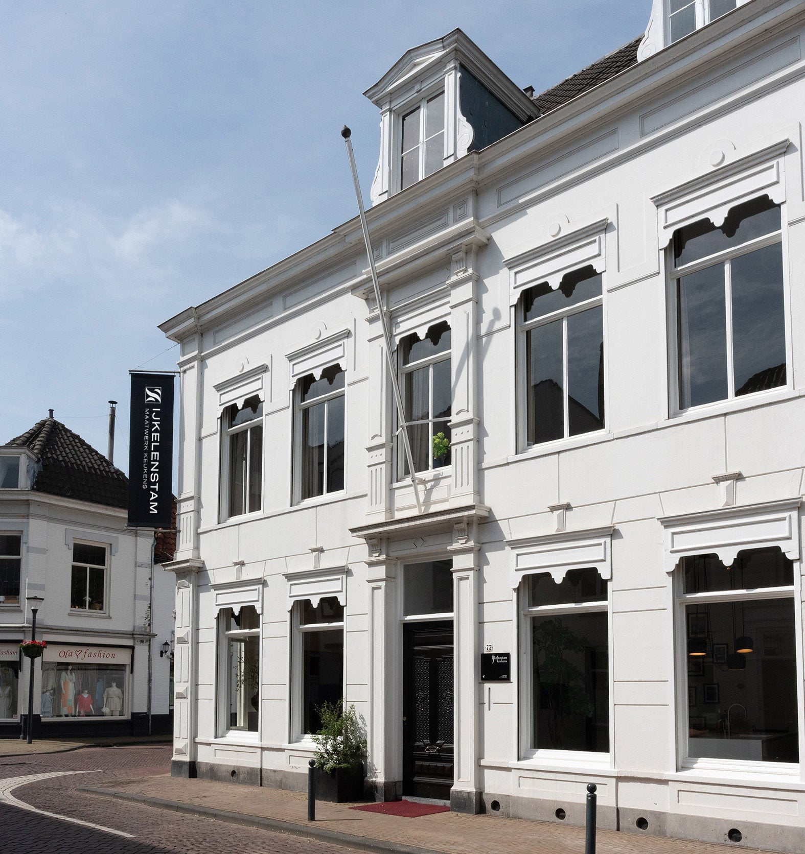 IJkelenstam Keuken Studio Showroom Gorinchem_nieuwe gevelvlag_Liggend